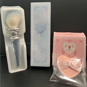 Flower Knows Blush Brush and Powder Puff Set. NWT